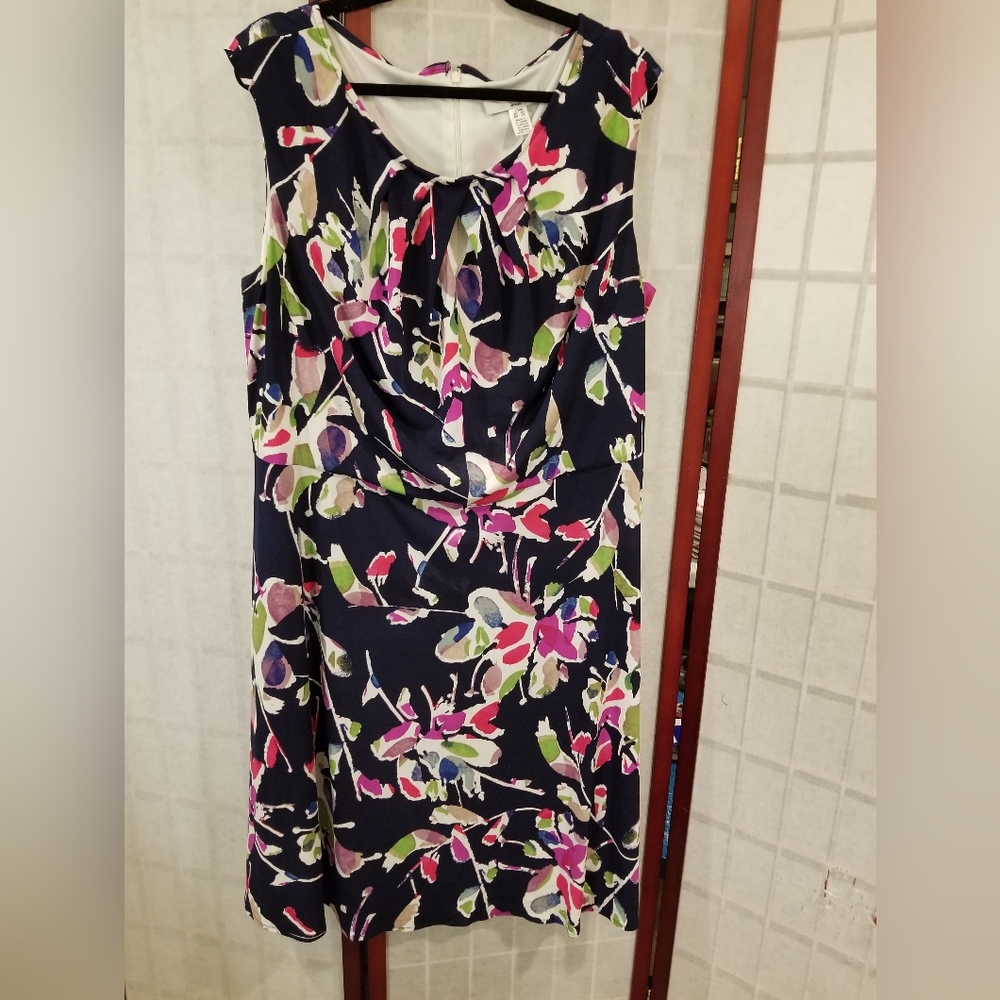 Floral dress with center neck cutout. Size 24W by Wisp